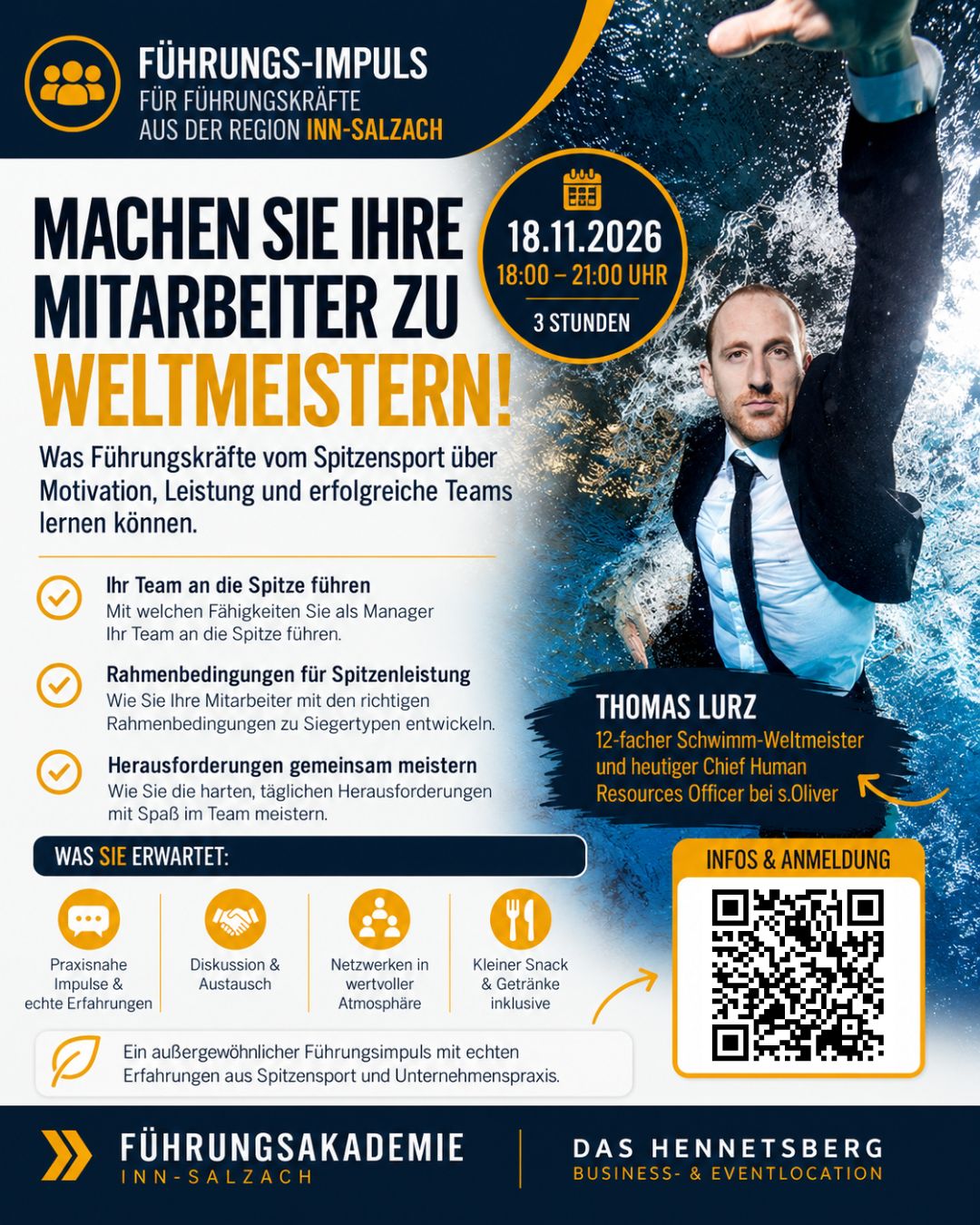Christian Liebhart, Coach für Führungskräfte, steht vor einer digitalen Tafel und erklärt seinen Coachees etwas.